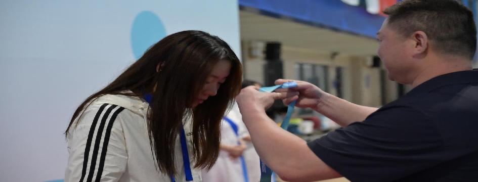 奋“泳”争先 “排”忧解难－法学院学子体育赛事展锋芒   