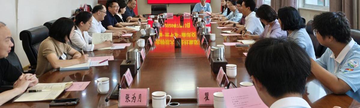 校党委书记毕明福看望慰问暑期社会实践师生